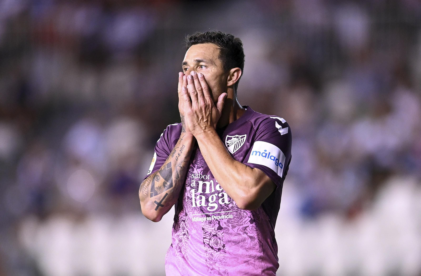 Rubén Castro se lamenta tras una ocasión errada.