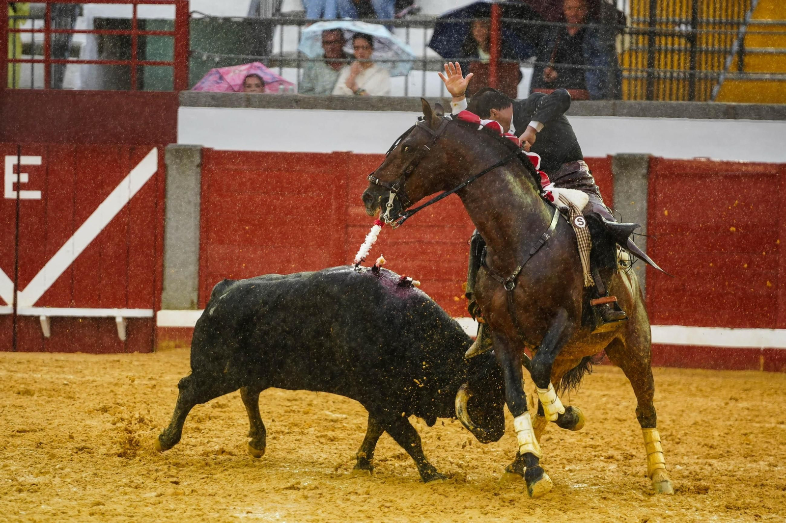 La corrida de rejones de la Feria de Pozoblanco, suspendida por la lluvia