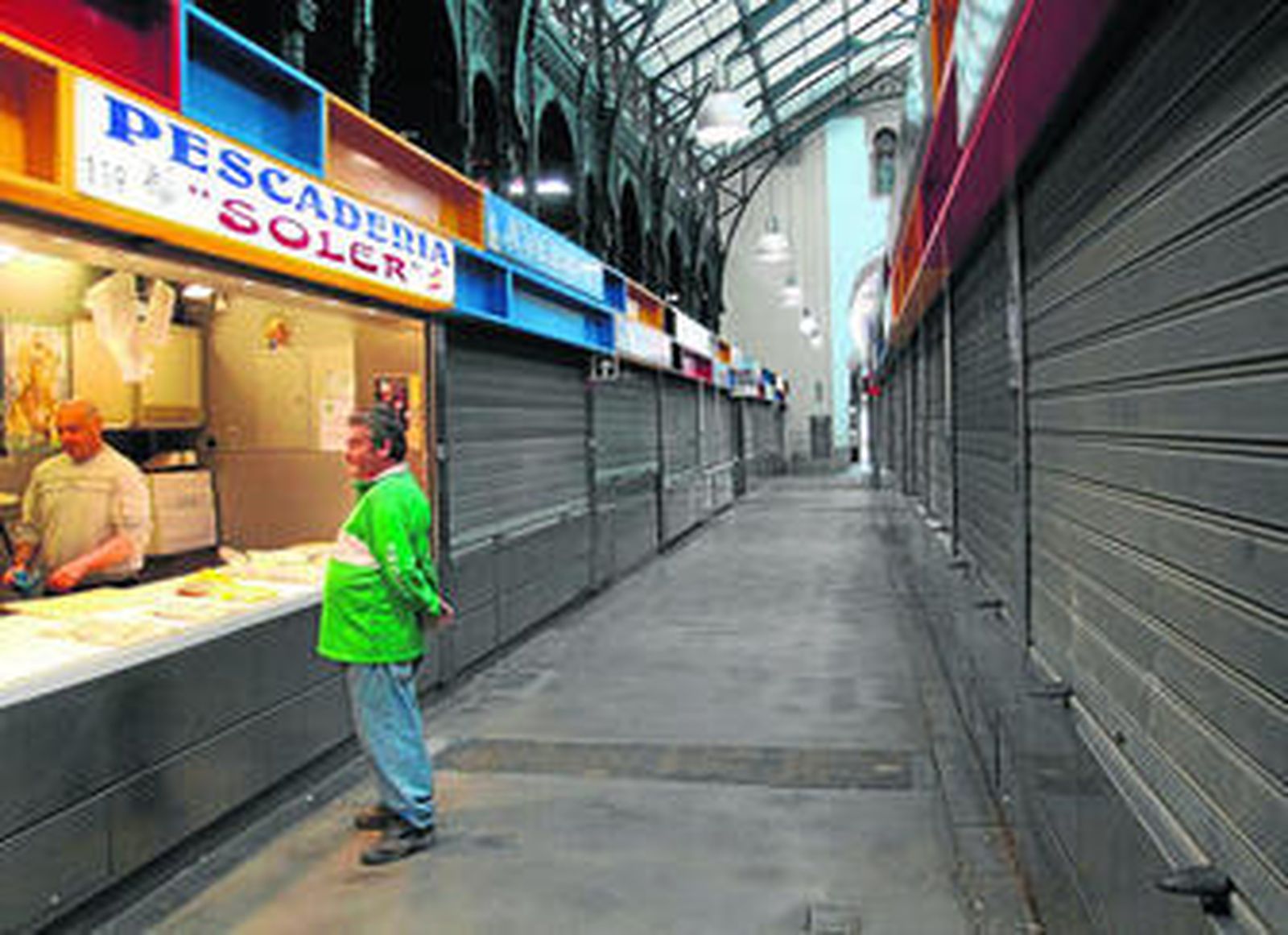 El de ayer no fue el mejor día para hacerse con unas buenas 'bacalaíllas' en el Mercado de Atarazanas.