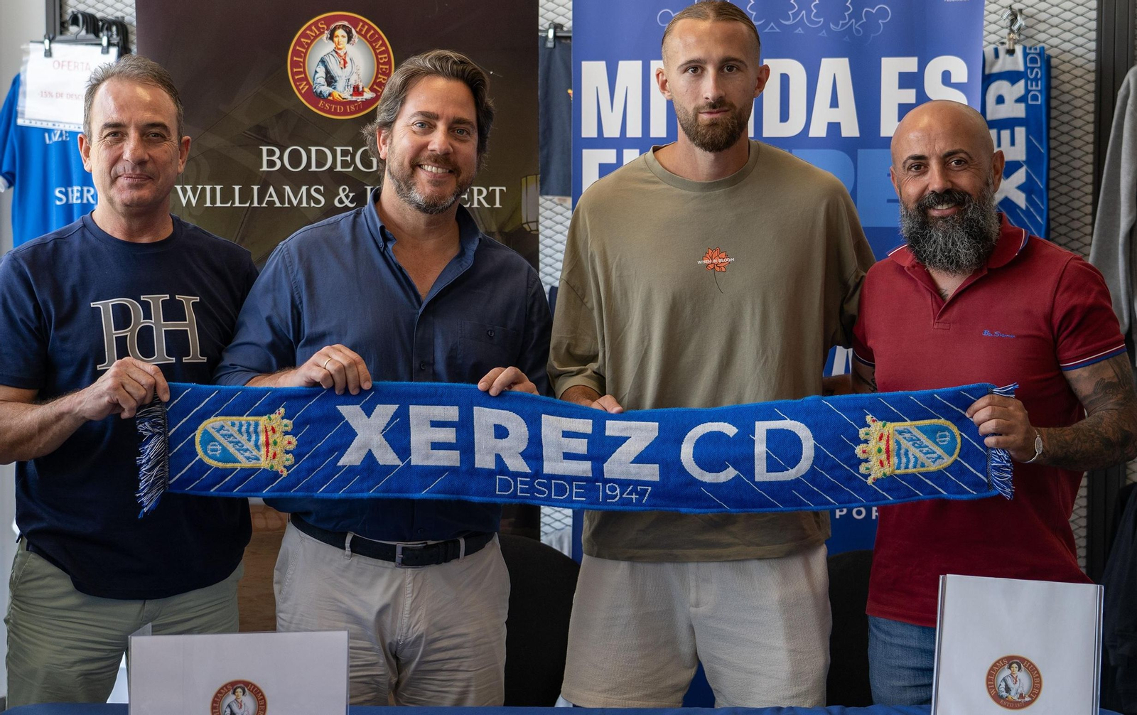 Adolfo espera aportar su granito de arena para que el Deportivo logre sus objetivos. Adolfo espera aportar su granito de arena para que el Deportivo logre sus objetivos.