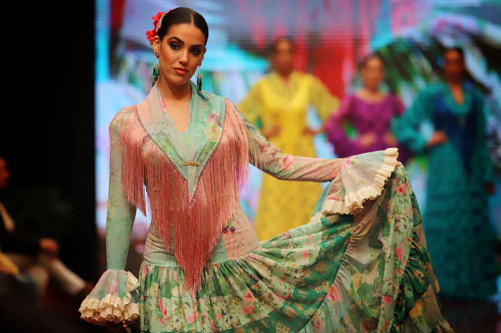 Huelva Flamenca 2023. Imágenes del desfile benéfico de El Ajolí a favor de Cruz Roja Española