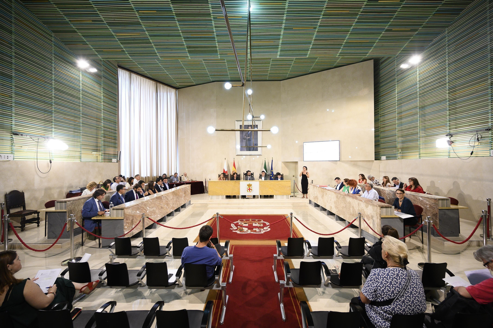 Vista general del salón de plenos del Ayuntamiento de Almería durante la sesión de hoy