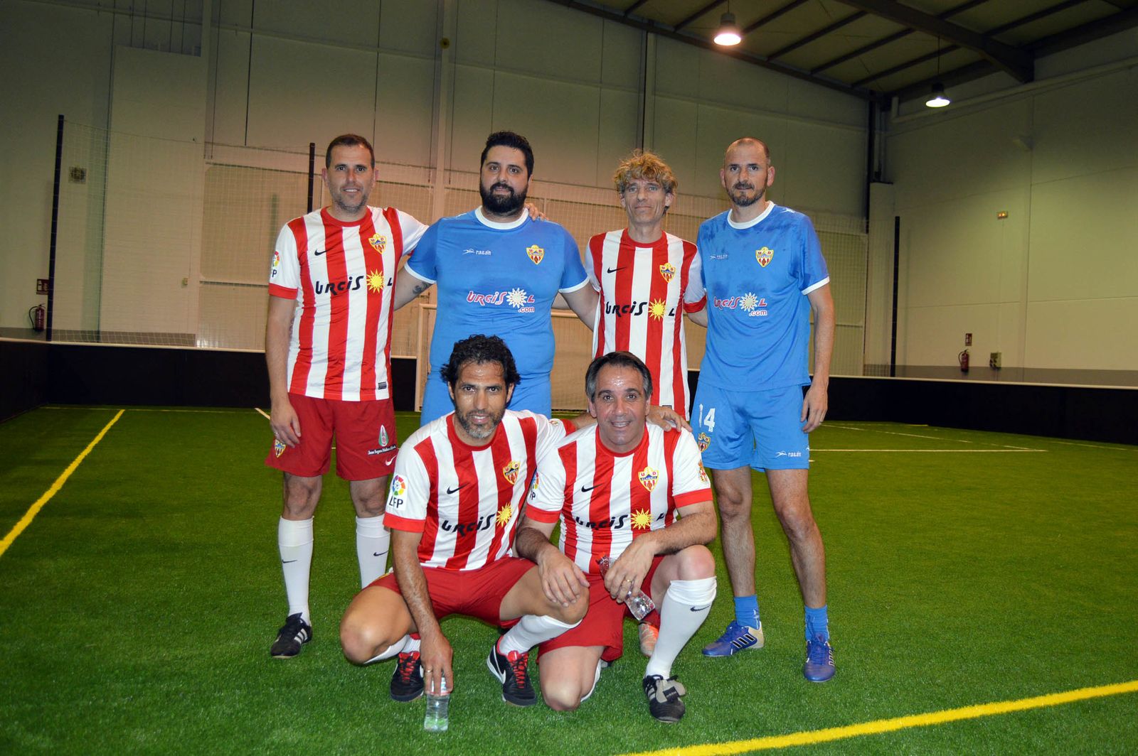 Algunos veteranos, junto al concejal.