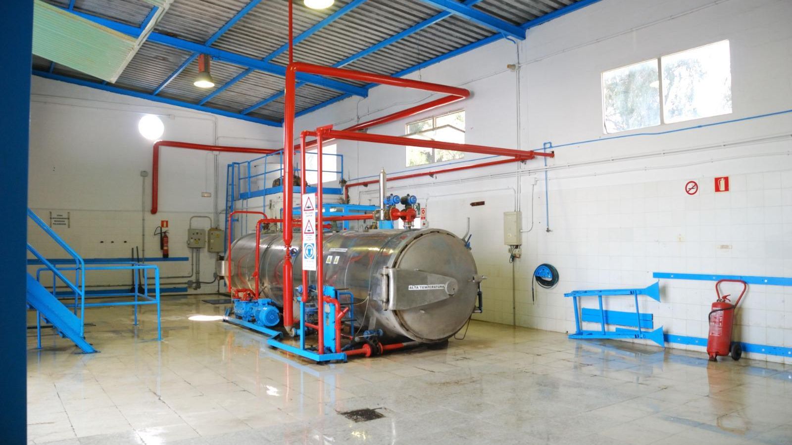 El autoclave donde se esterilizan los residuos.