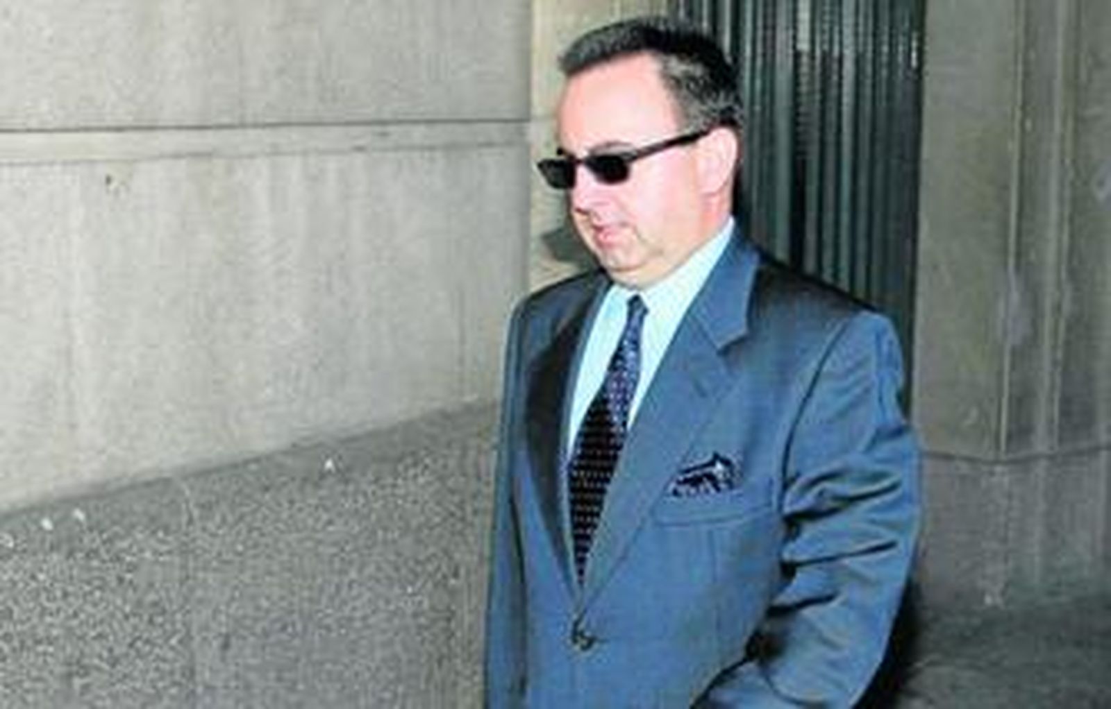 El dueño de la inmobiliaria Contsa, José Salas Burzón, entra en los juzgados.