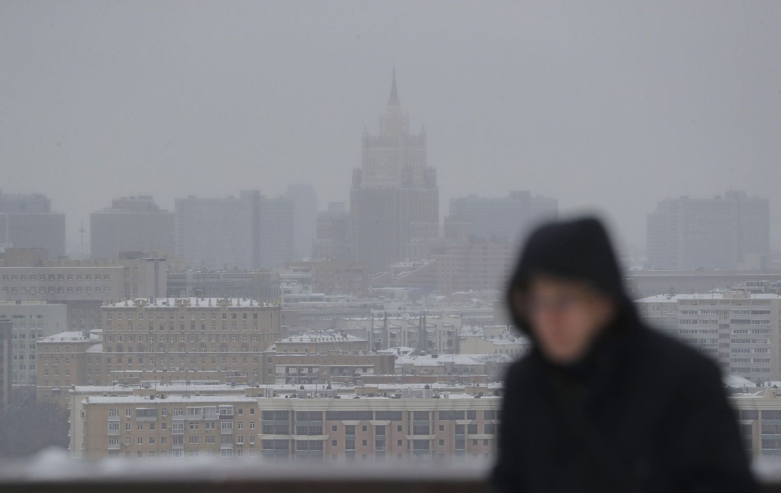 Nieve, Navidad, decoración, hielo y frío en Moscú