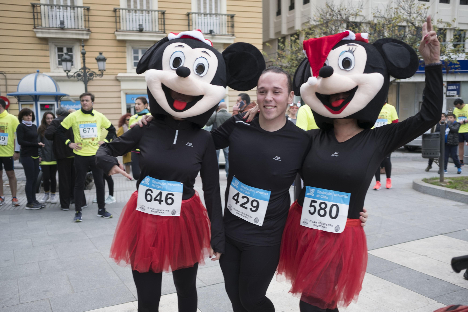 Las imágenes de la segunda edición de la San Silvestre gaditana