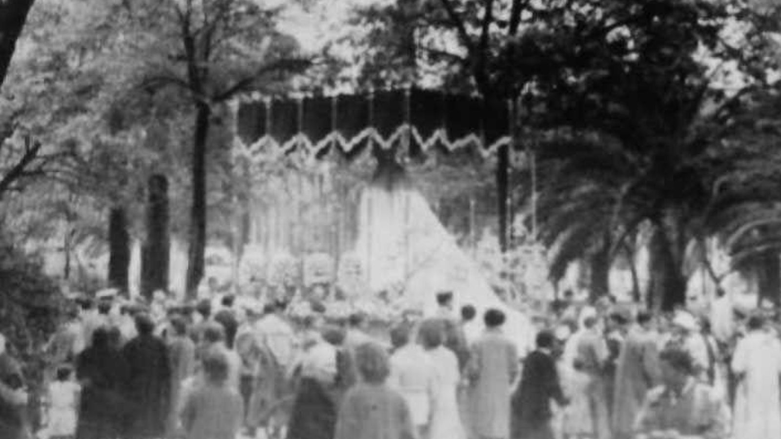 La Virgen de las Mercedes por el Parque.