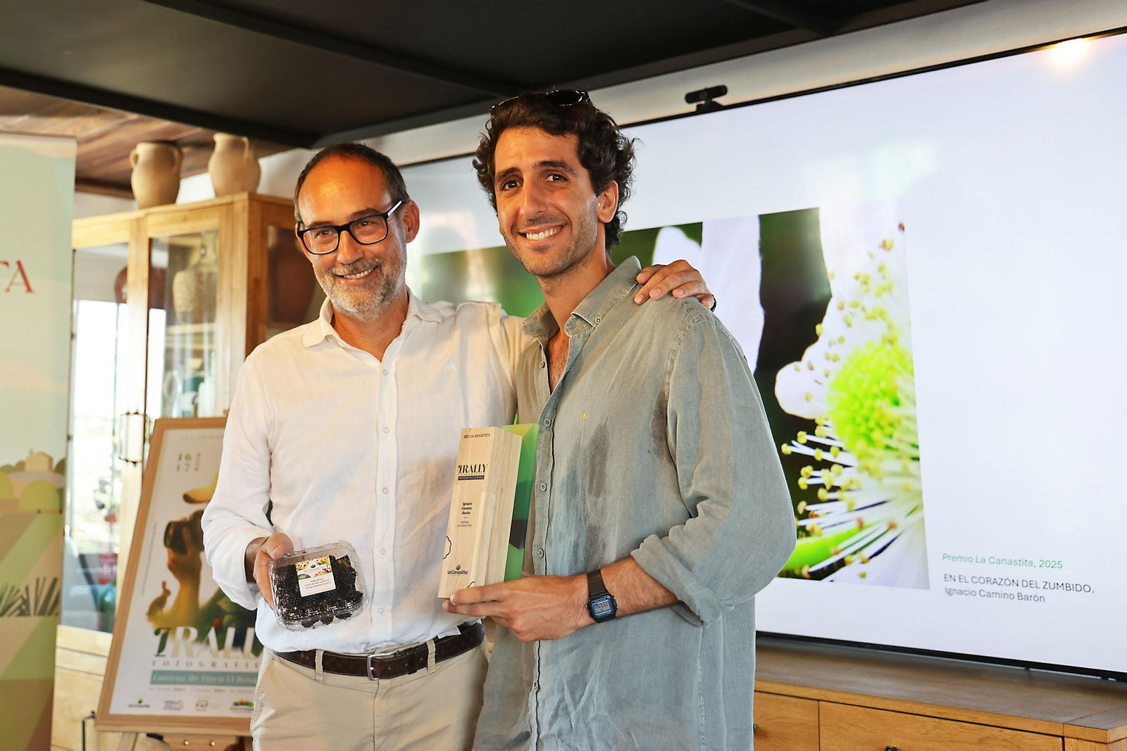 Imágenes de la entrega de premios del I Rally Fotográfico del Entorno de la Finca El Bosque Imágenes de la entrega de premios del I Rally Fotográfico del Entorno de la Finca El Bosque