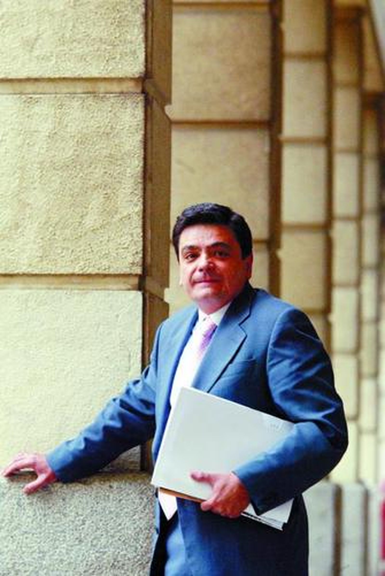 El magistrado Rafael Tirado, fotografiado en los juzgados de Sevilla.