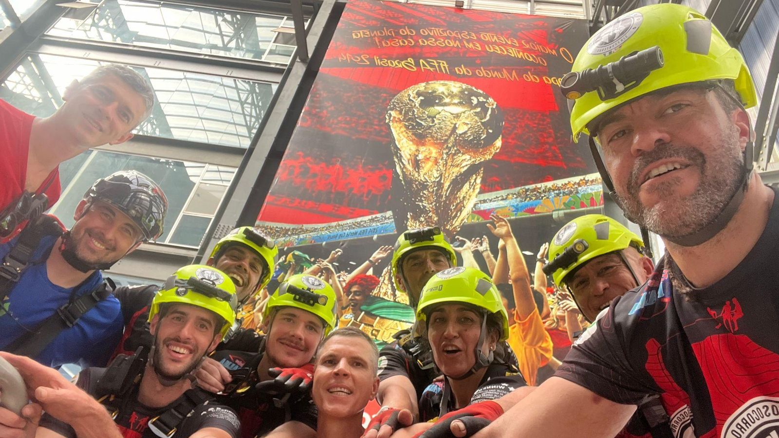 Celebrando la segunda posición.