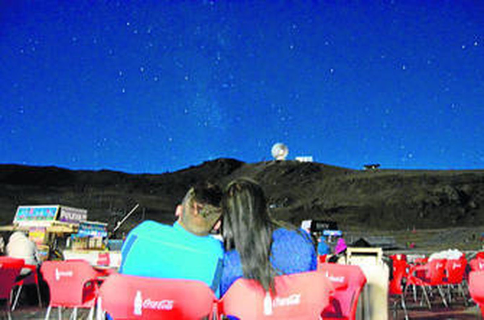 Para disfrutar de las Lágrimas de San Lorenzo basta con alejarse de las luces de la ciudad y contar con buena compañía.