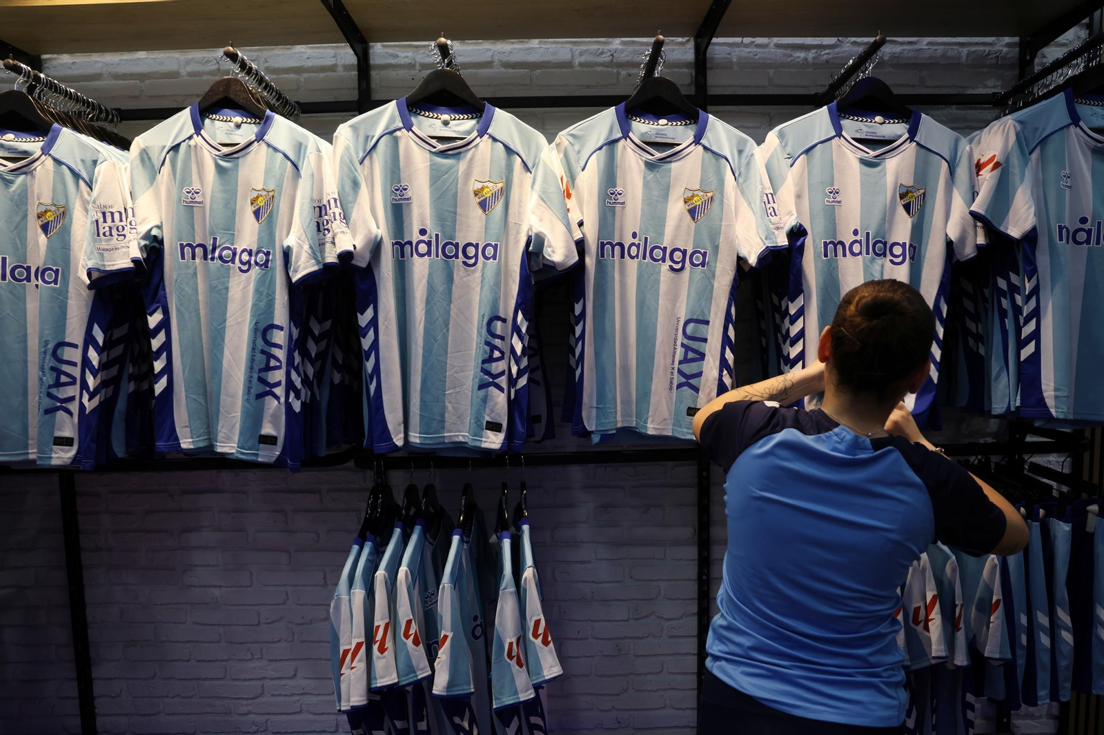 La camiseta del Málaga CF 2025/26, al detalle