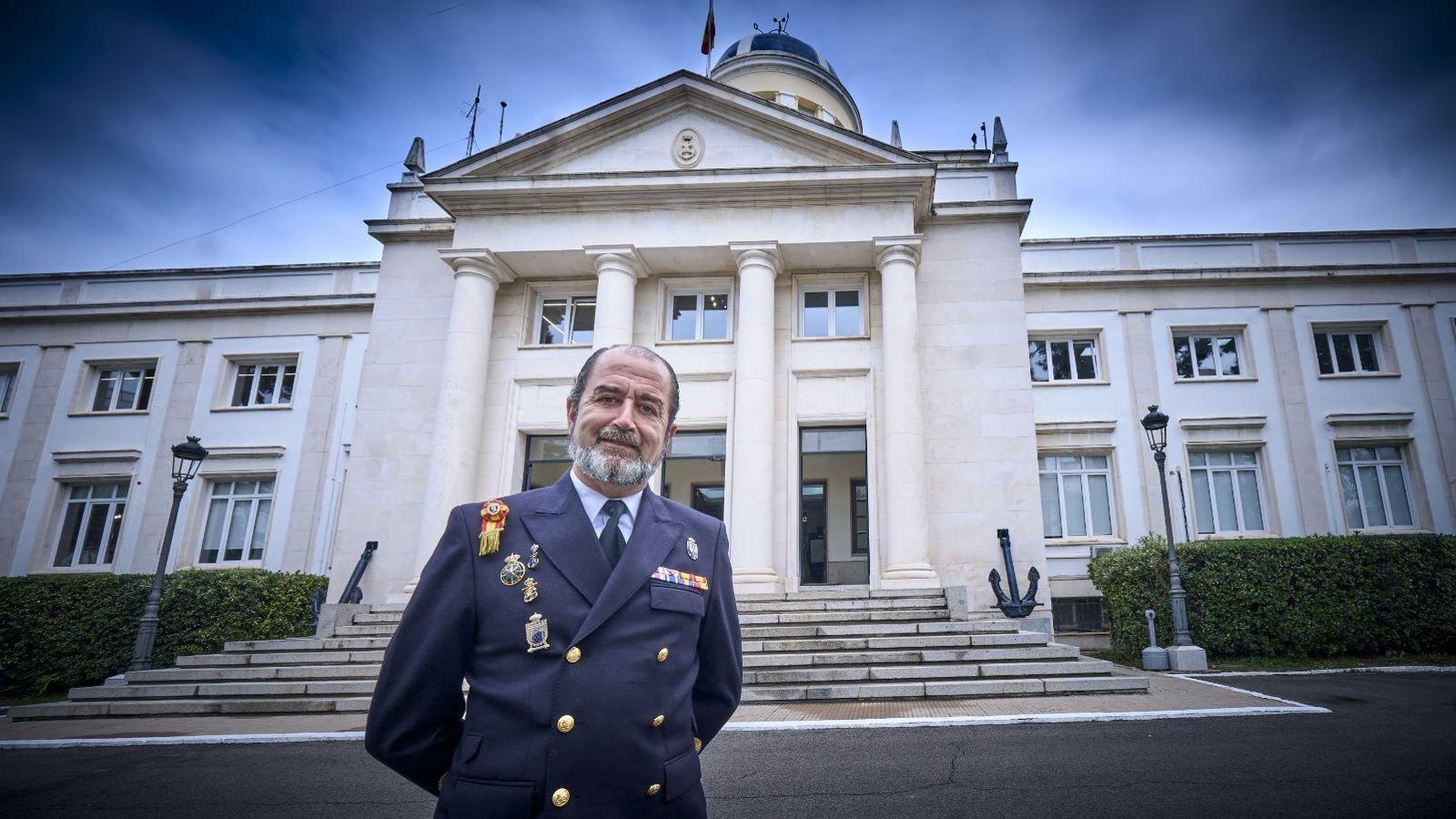 El director del organismo en el exterior de la sede principal, en Cádiz El director del organismo en el exterior de la sede principal, en Cádiz