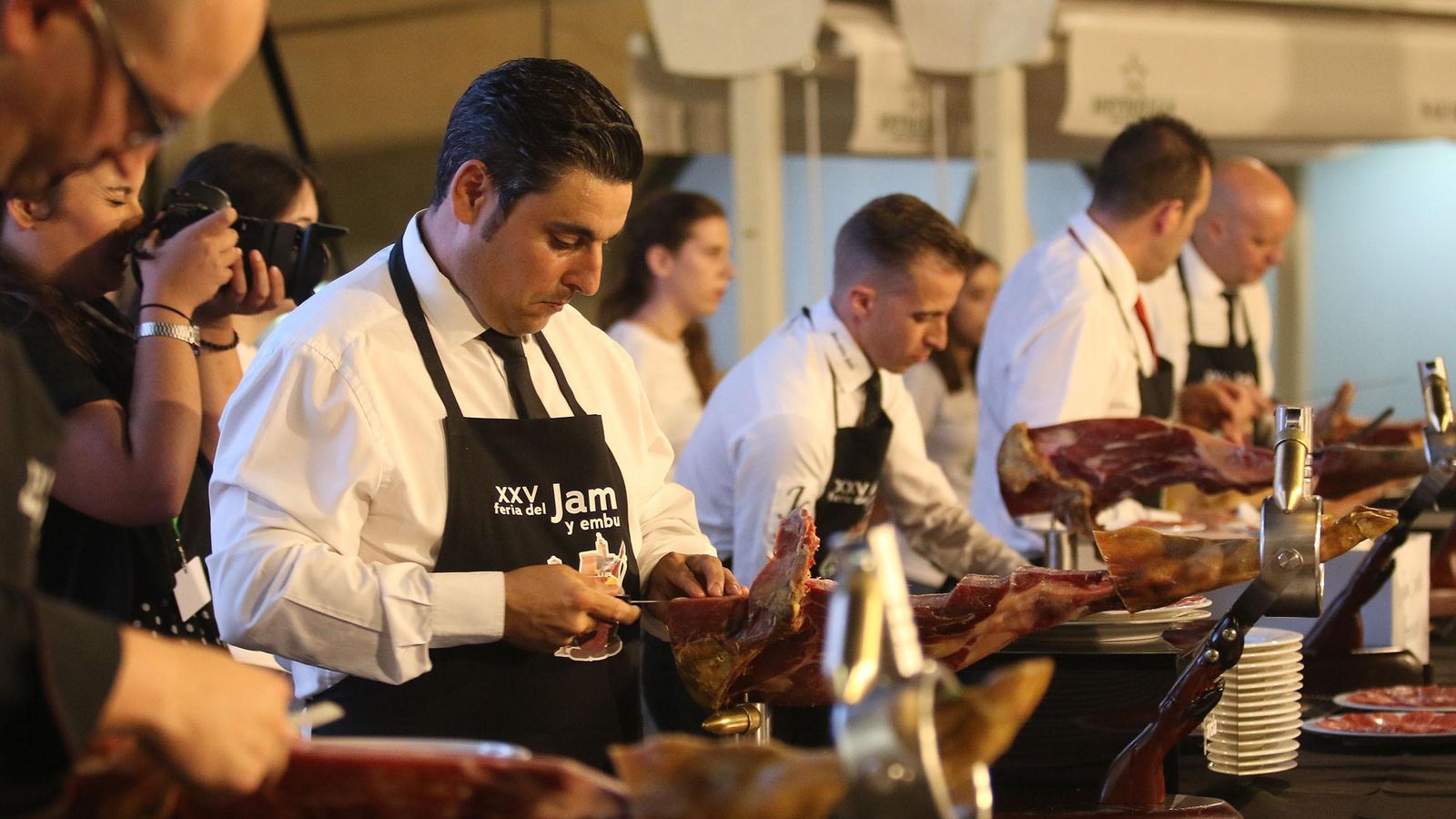 Serón celebra cada verano su ya afamada Feria del Jamón
