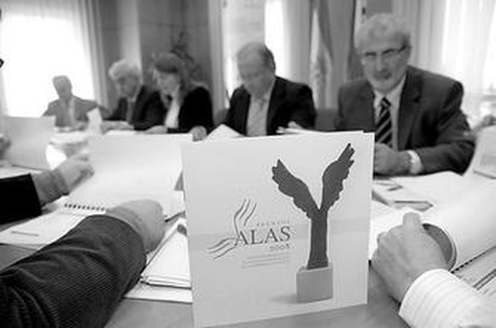 El delegado de Economía y Hacienda, Daniel Vázquez -segundo por la derecha-, presidió el jurado de los premios.