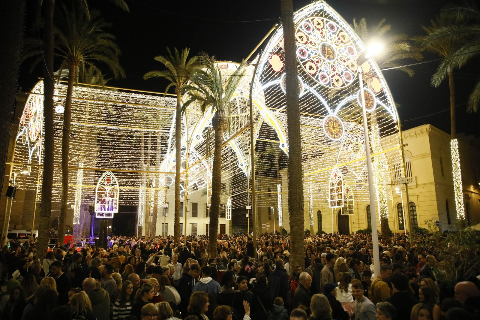 Las mejores imágenes del encendido navideño en Almería