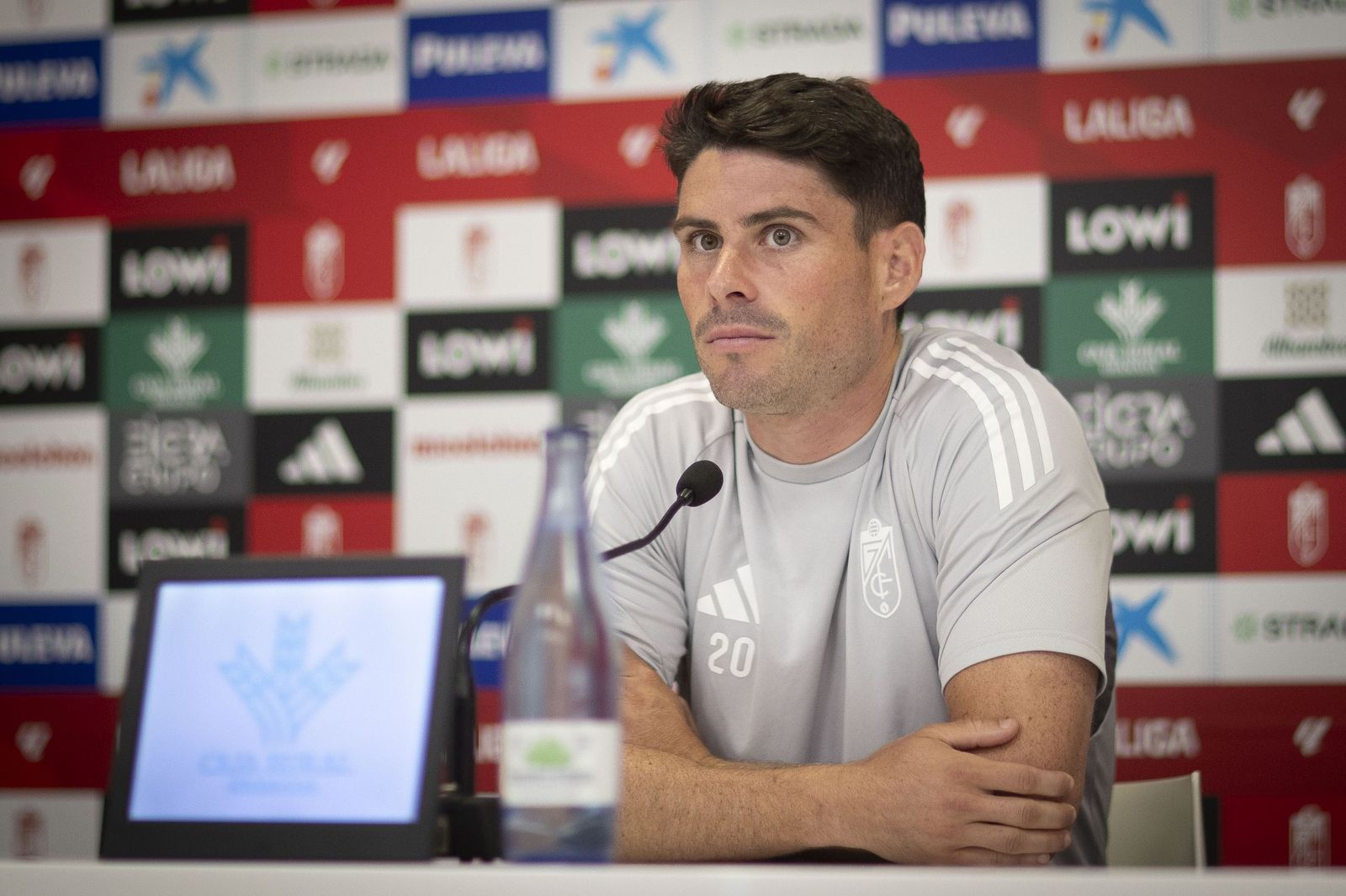 Sergio Ruiz atiende a los medios en una rueda de prensa