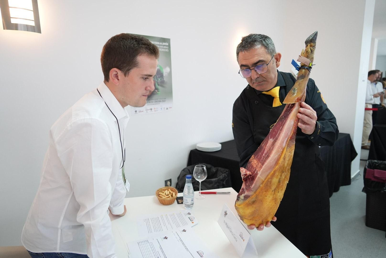 El concurso al mejor jamón de bellota 100% ibérico de Los Pedroches, en imágenes