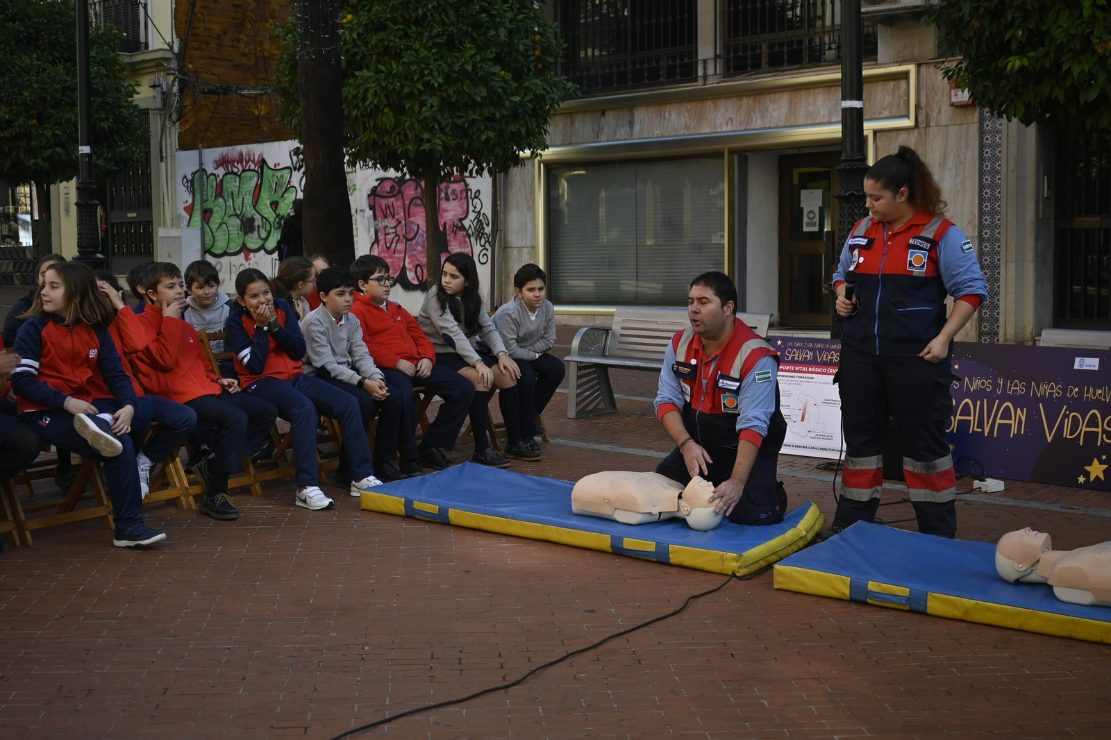 Los niños del Cardenal Spínola aprenden a salvar vidas.