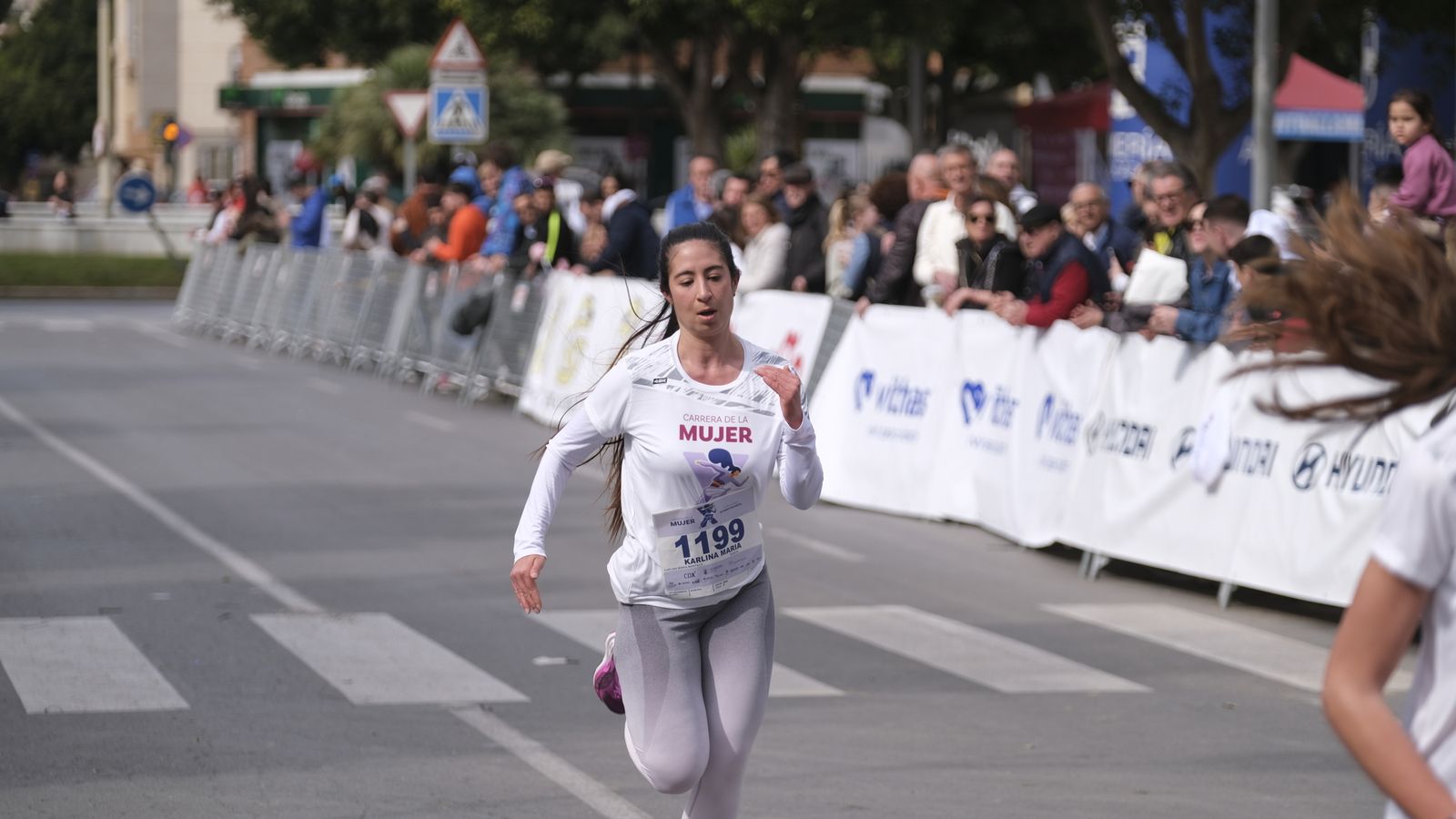 Imágenes de la Carrera de la Mujer 2023 en Almería