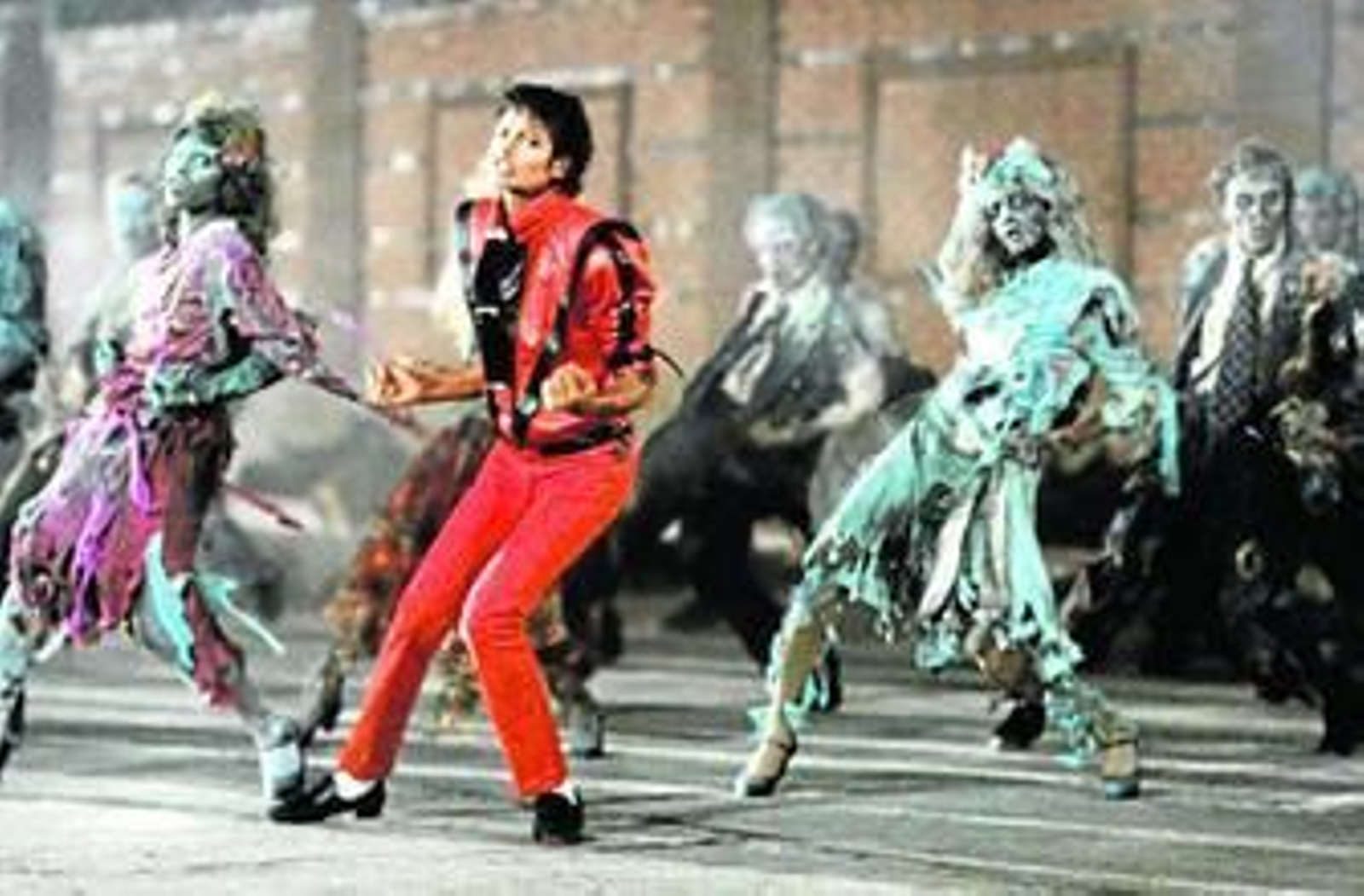 Fotograma de, posiblemente, el videoclip más reconocible de la historia, dirigido por John Landis.