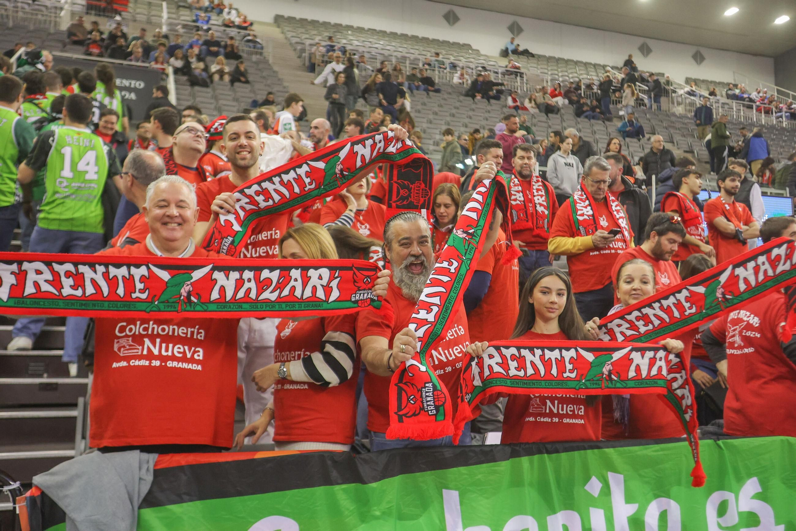 Encuéntrate en la grada del Palacio en el Covirán Granada-Girona