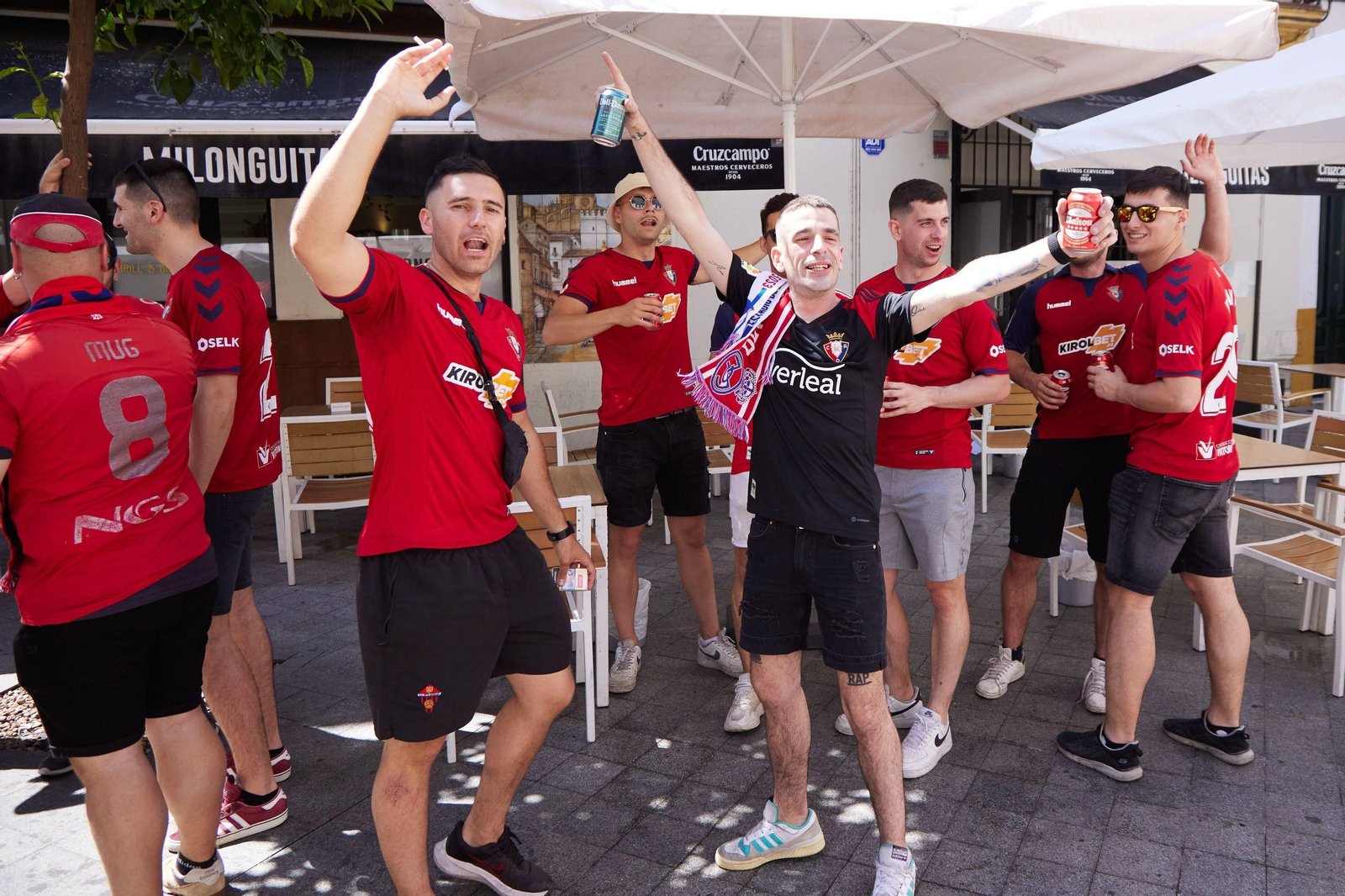 Las fotos de aficionados de Real Madrid y Osasuna el día de la final de Copa en Sevilla