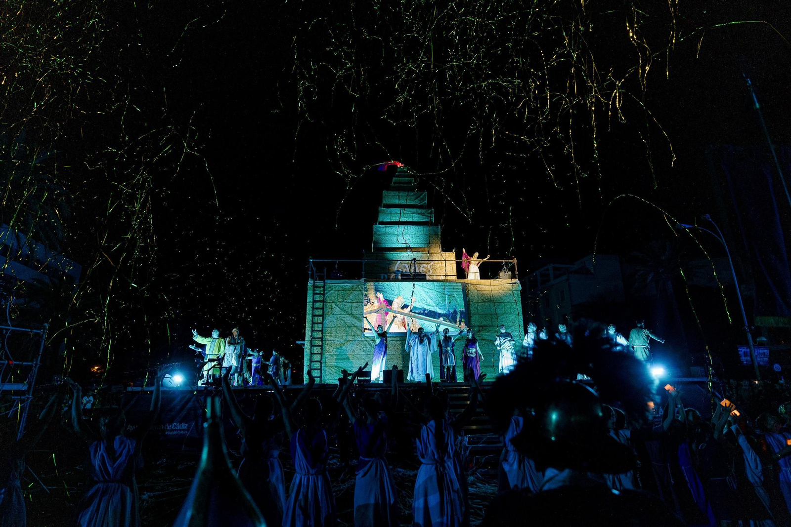 Las imágenes de "Foedus, Gaditanorum", el espectáculo de clausura del festival Cádiz Romana en las Puertas de Tierra
