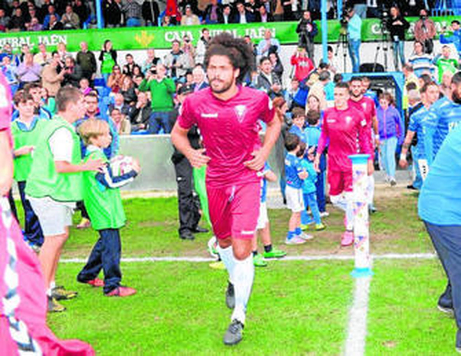 Aridane salta al terreno de juego de Linarejos para enfrentarse al último rival del conjunto cadista.