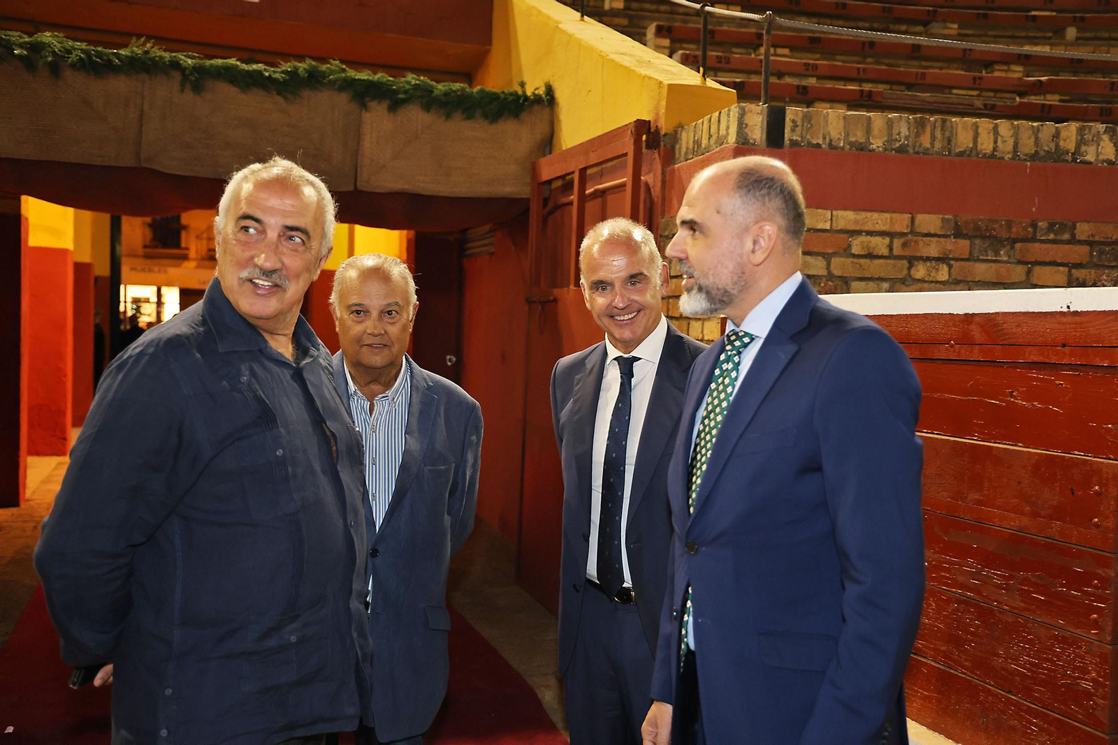 Imágenes del ambiente en la entrega de la XXXII edición de los premios taurinos "El Cabezo"