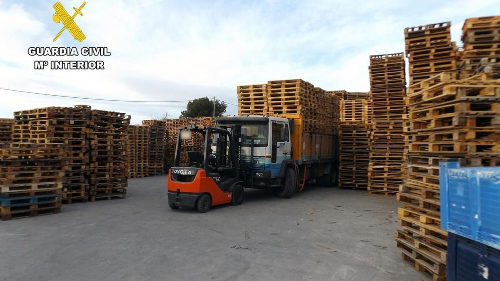 Europalés localizados en Almería por la Guardia Civil de Murcia