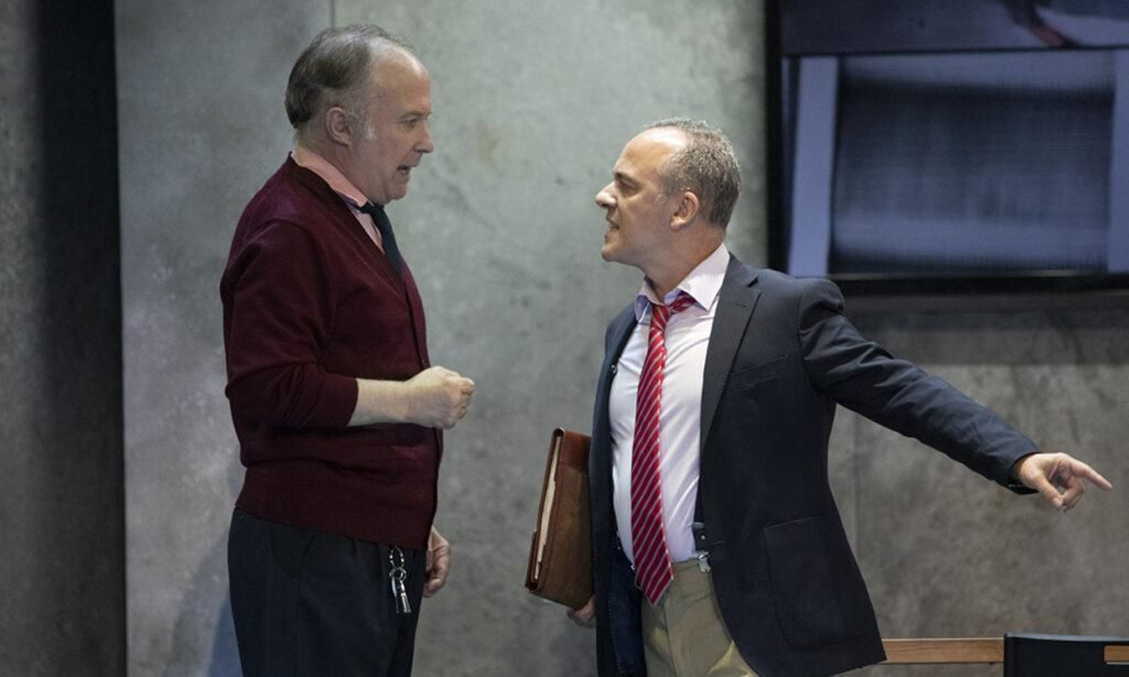 Un instante de la comedia 'El Traje'.