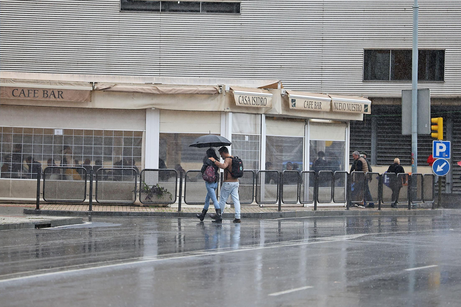 Imágenes de la lluviosa mañana en Huelva