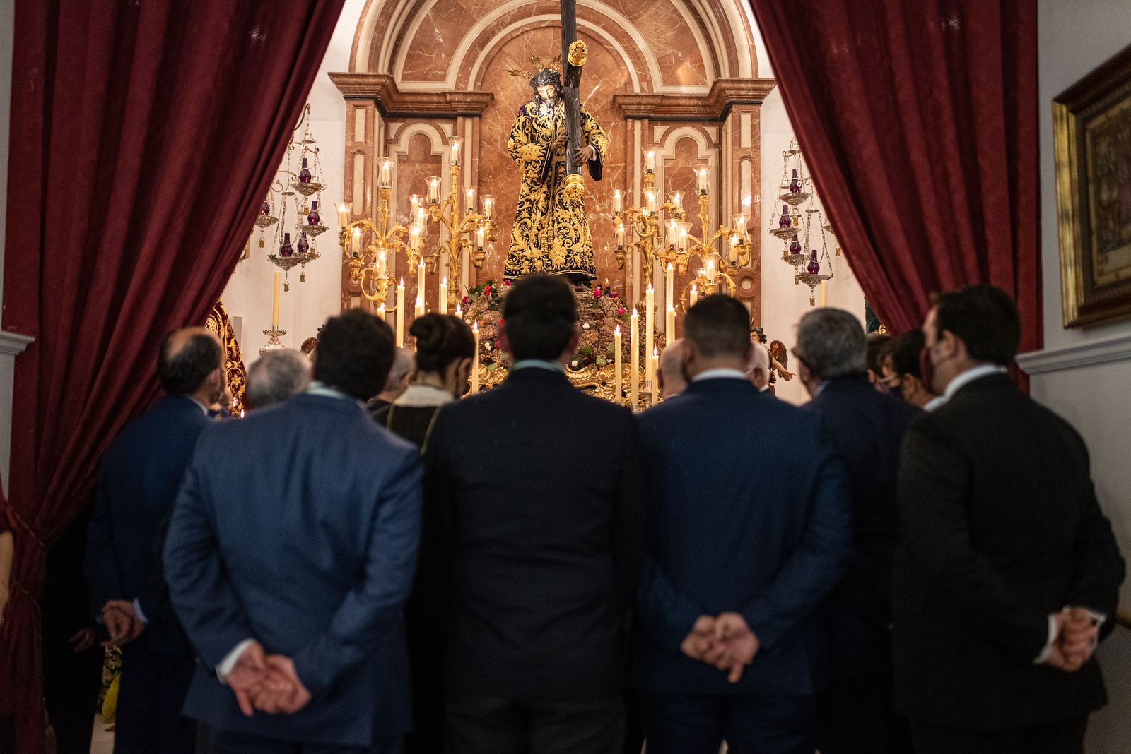 Jueves Santo: Imágenes de las Hermandades del Nazareno y Oración en el Huerto