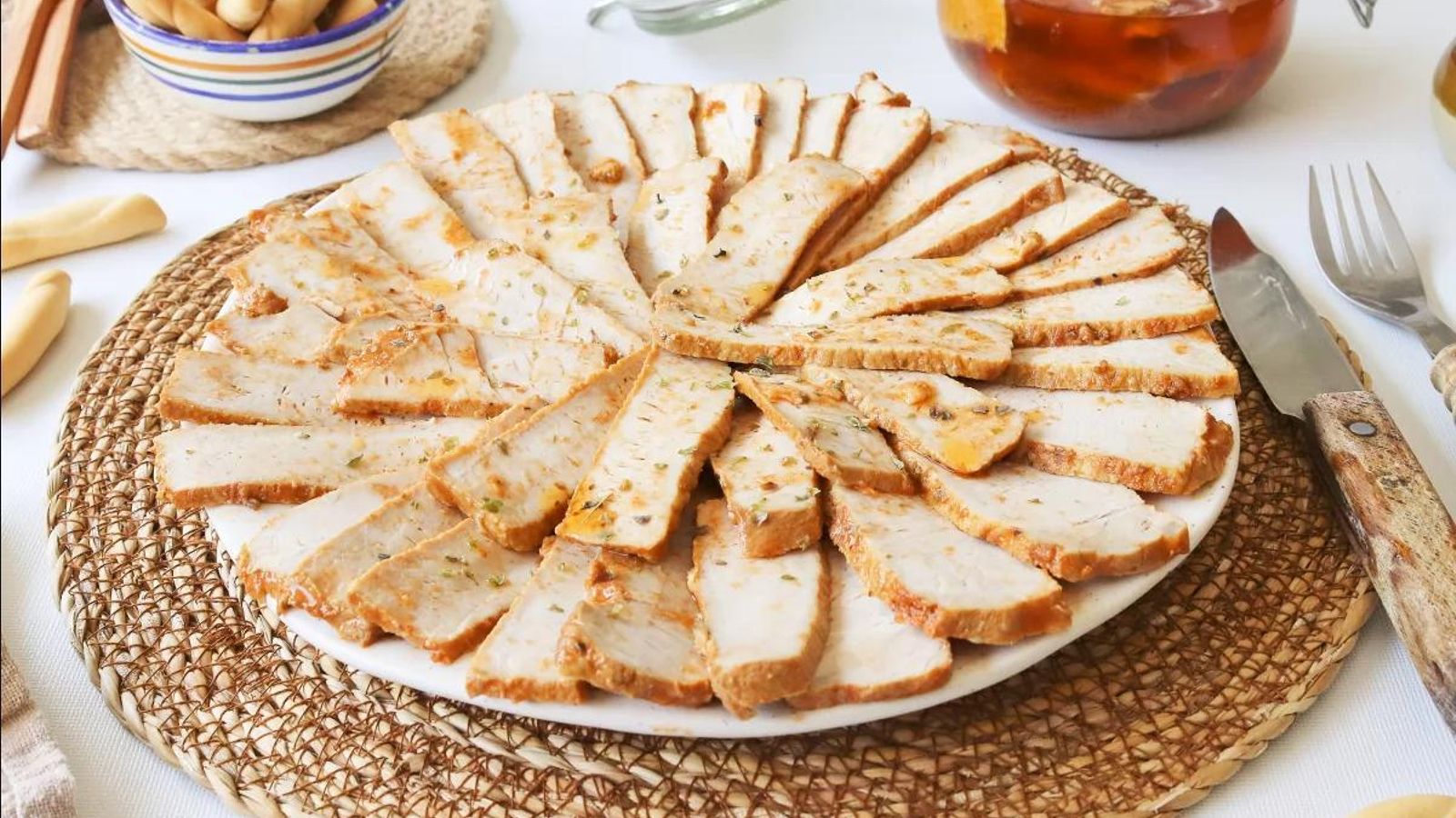 El lomo de orza es el plato estrella de las tascas y bares jaeneros. Un "must" en toda regla. El lomo de orza es el plato estrella de las tascas y bares jaeneros. Un "must" en toda regla.