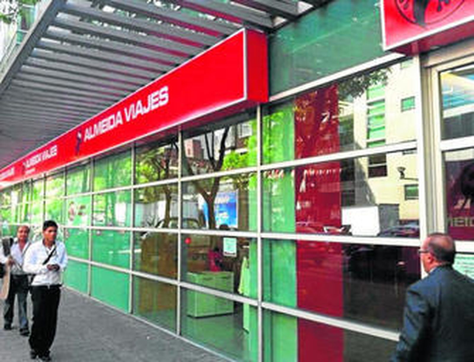 Una agencia de viajes de Almeida en el extranjero.