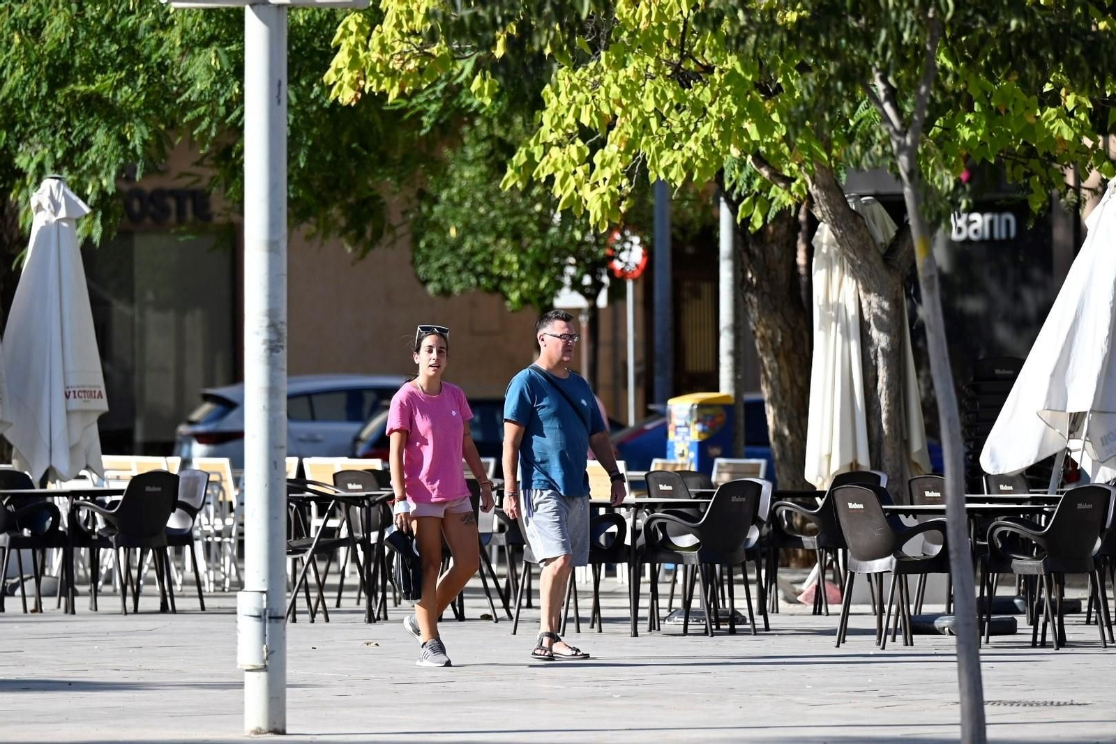 Una tarde de agosto en el barrio del Zoco de Córdoba, en imágenes