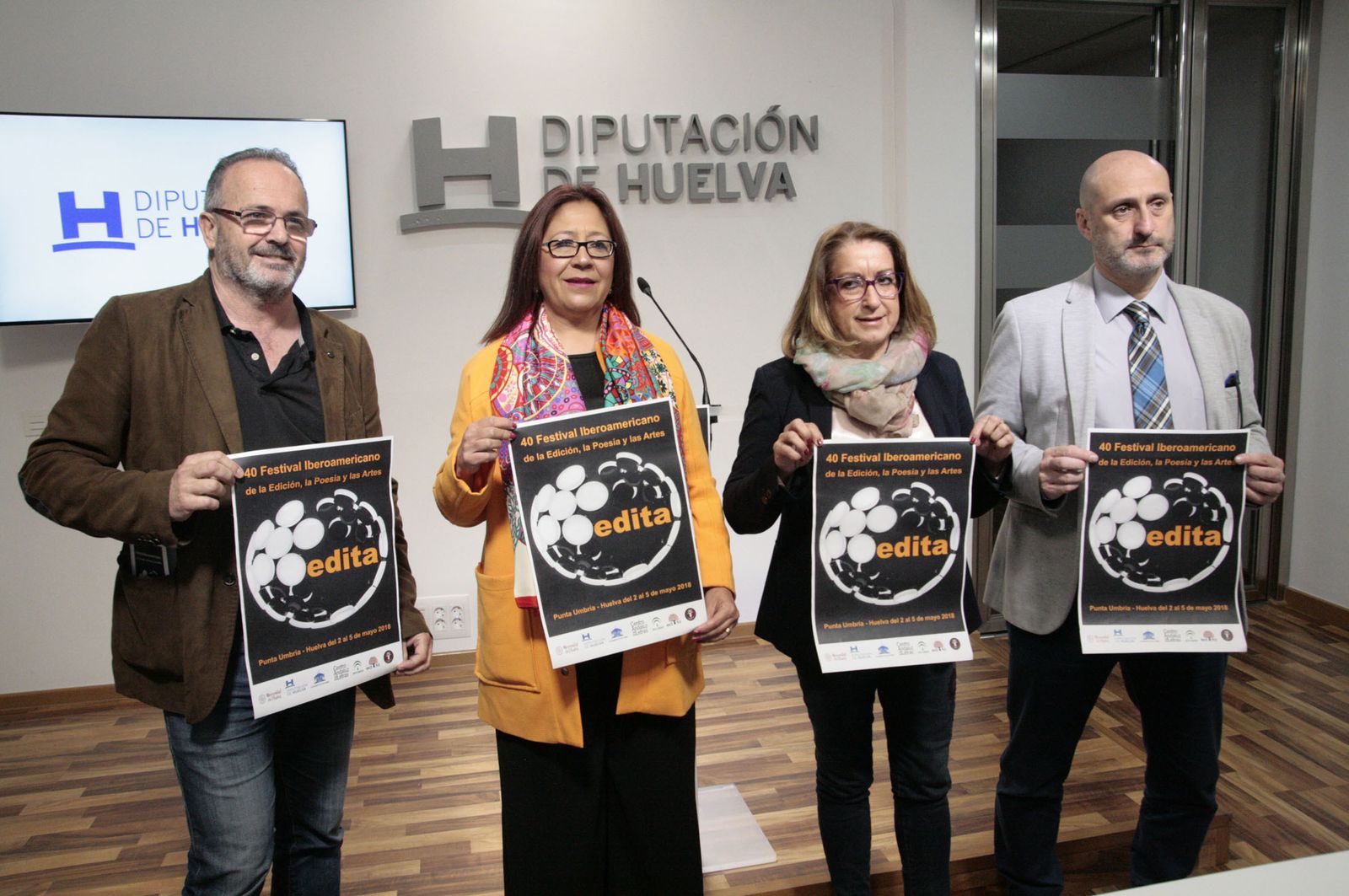 Uberto Stabile, Aurora Águedo, Toñi Hernández y Alfonso Doctor, en la presentación ayer en la Diputación.