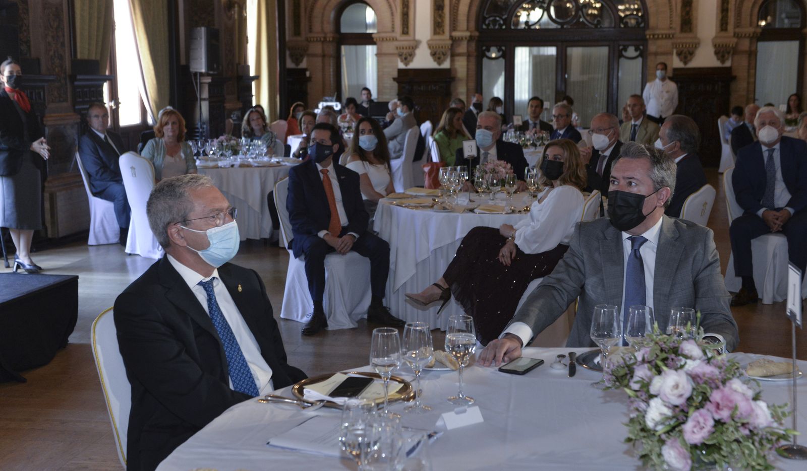 Imposición de la Encomienda de la Orden de la Cámara de España