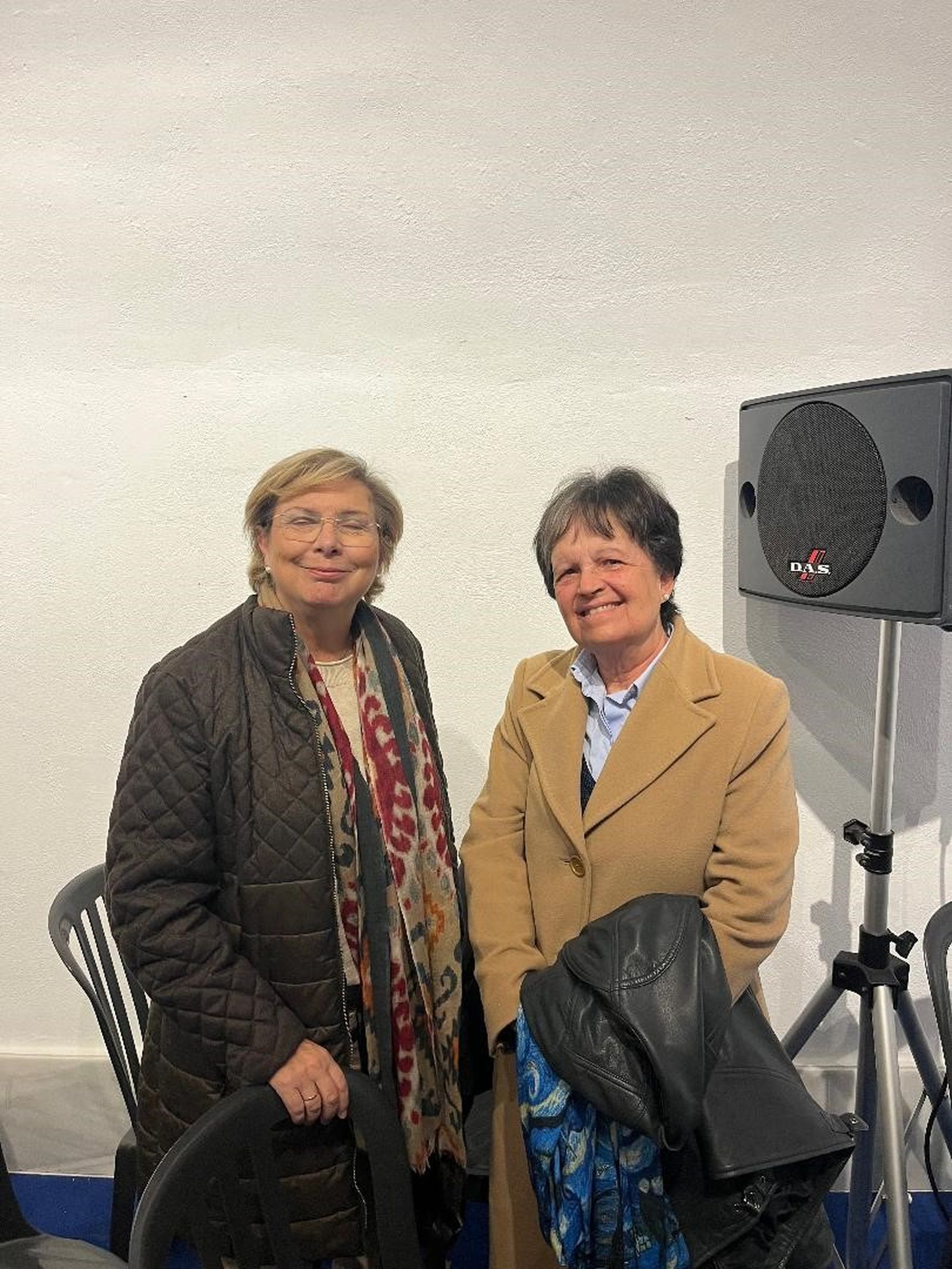 Concha Tejuca con Margarita Algarín.