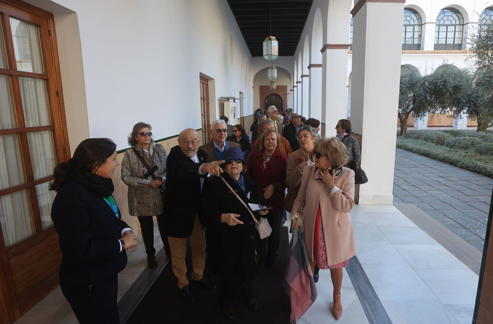 Visita de la última promoción de enfermería(1972) que trabajó en el Hospital de las Cinco Llagas