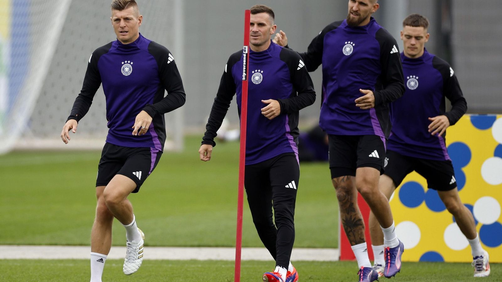 Entrenamiento de la selección alemana.jpg