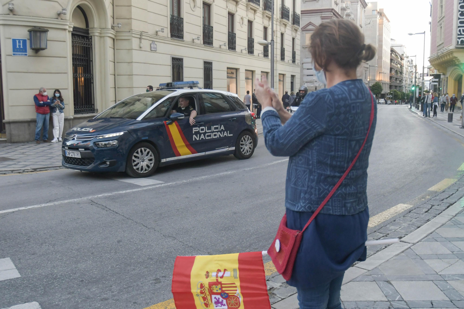 Fotos de la manifestación en Puerta Real al grito de "Gobierno dimisión"