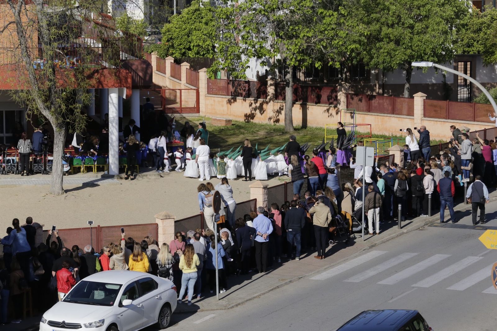 Imagenés procesiones de Semana Santa en los colegios