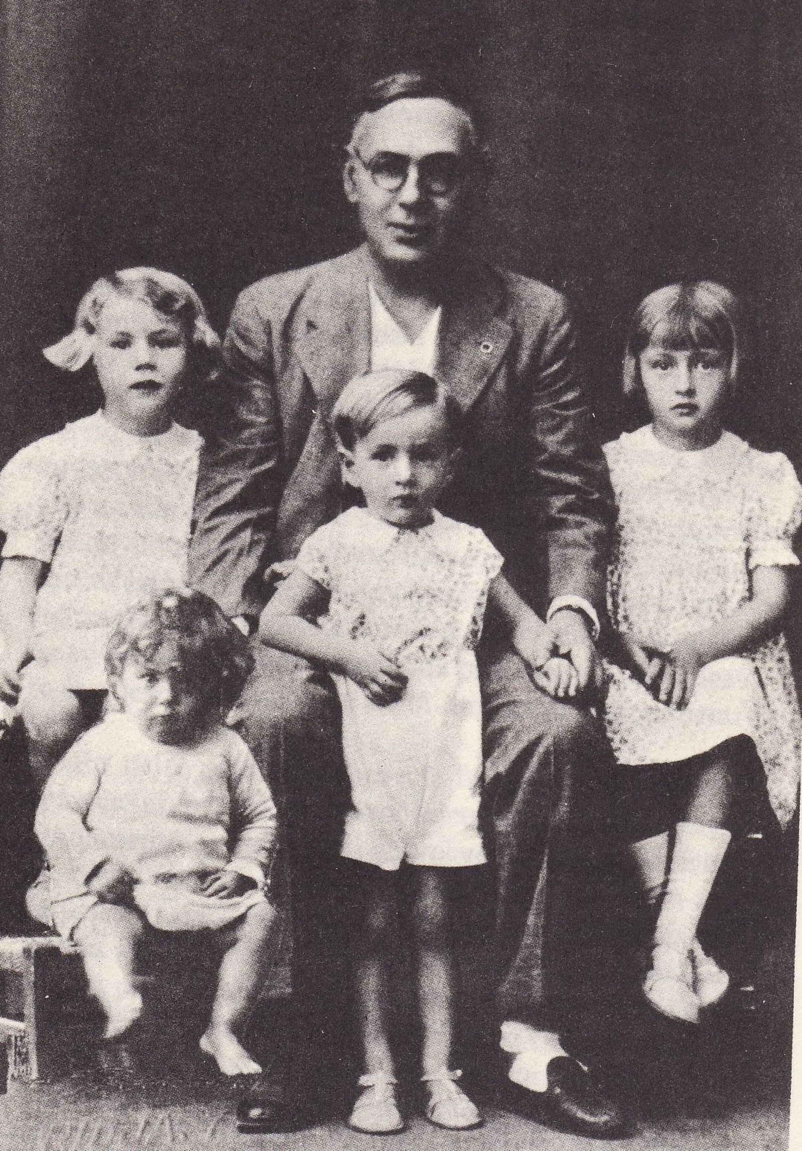 Blas Infante y sus hijos en una imagen familiar.