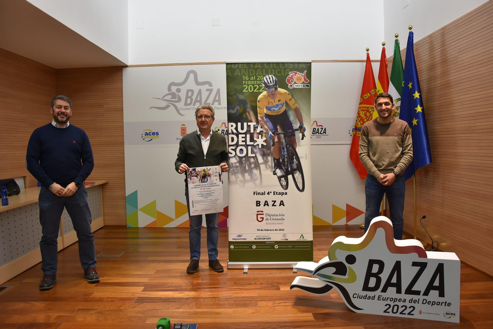 Momento de la presentación de la Vuelta a Andalucía en Baza.