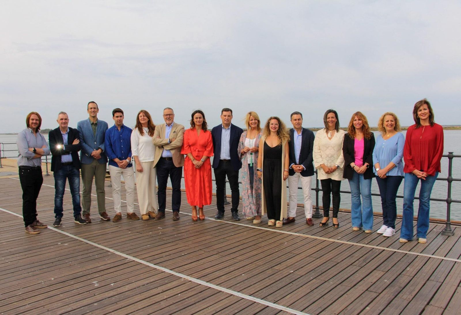 Pilar Miranda junto a parte de su equipo, este miércoles.