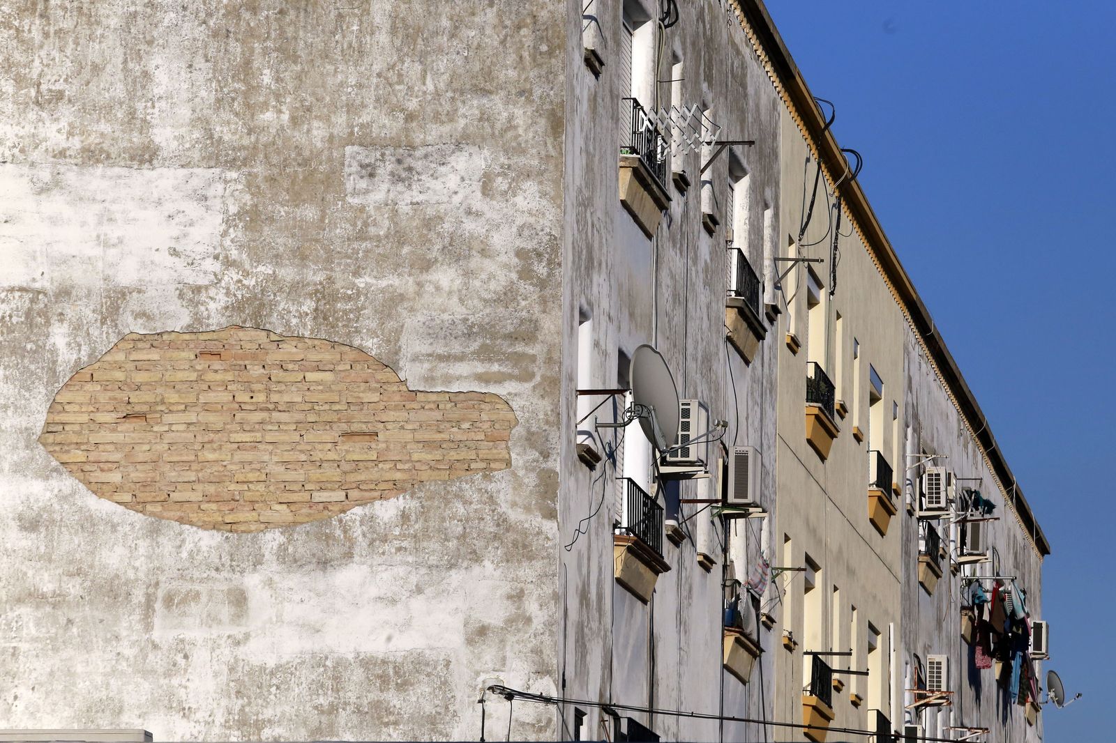 Uno de los bloques de viviendas de La Constancia.