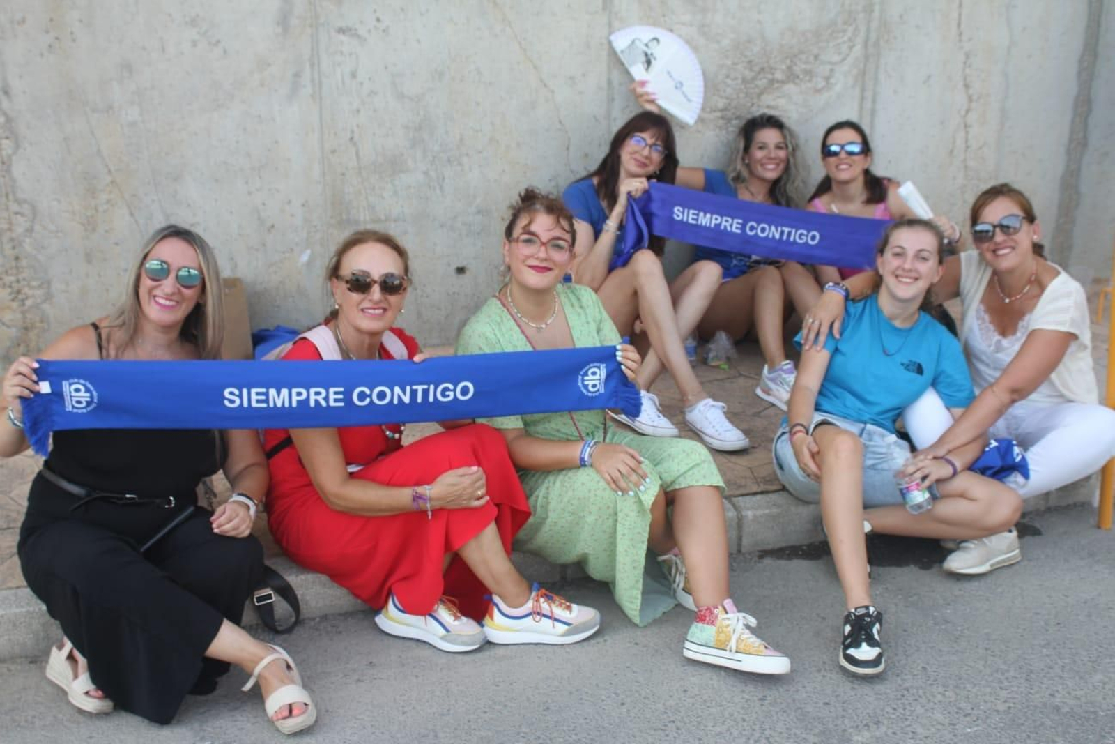 Búscate en el concierto solidario al que acudieron 10.000 personas en Ubrique